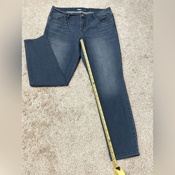 Old Navy Women’s Jeans Size 12 Mid Rise Super Skinny Cotton Classic - Picture 5 of 9